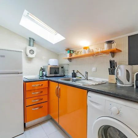 Perfect For Solo Travelers & Couple *