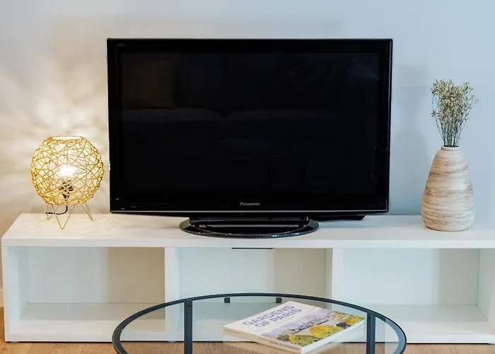 Perfect For Solo Travelers & Couple Lisbon