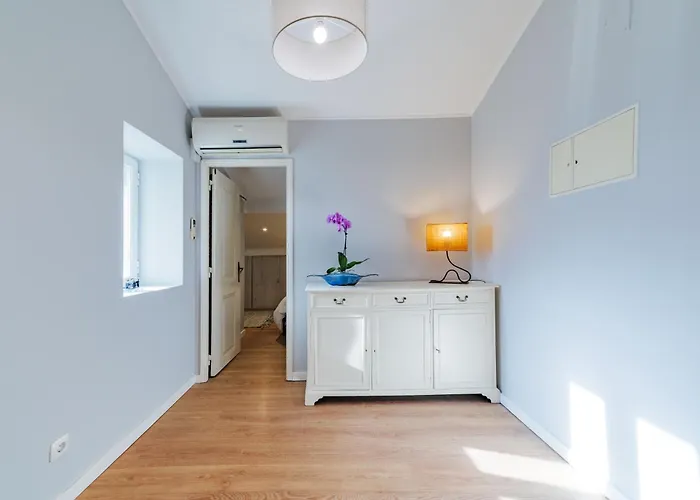 Perfect For Solo Travelers & Couple